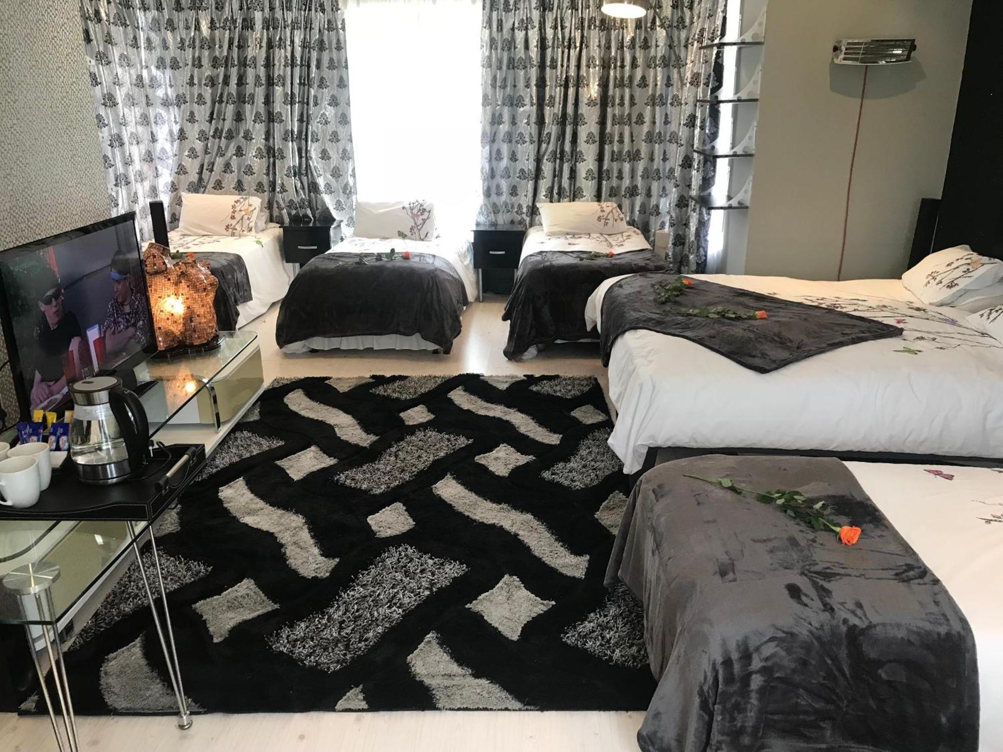 Africa Paradise - Or Tambo Airport Boutique Hotel Benoni Room photo